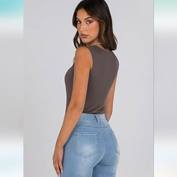 NWT Agnes Urban V Neck Tank Top Dressy Staple Sleeveless Tops Sexy Casual - Picture 4 of 4